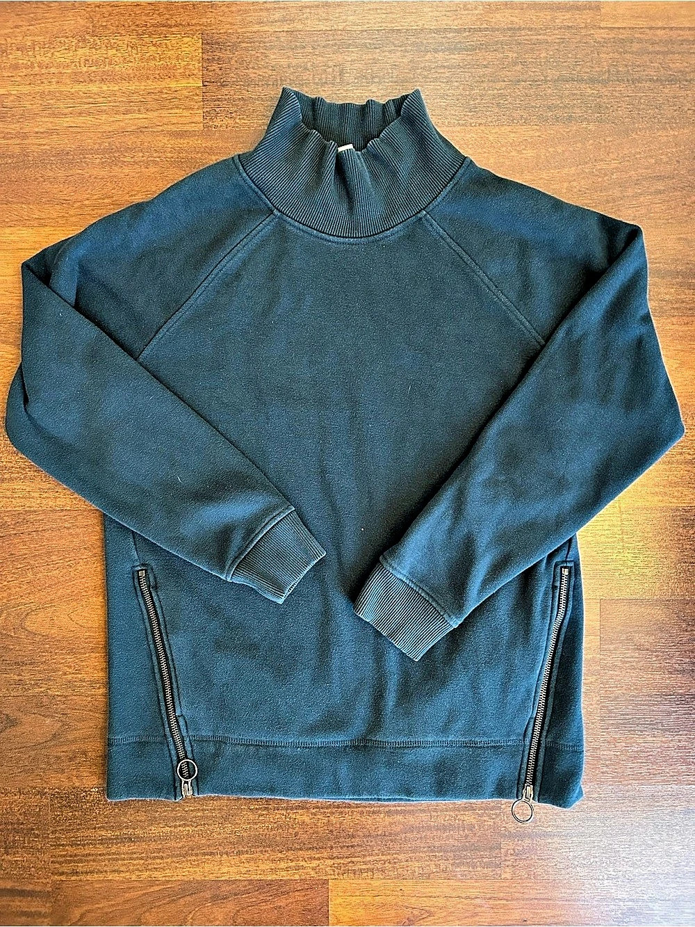 Athleta Half-Zip Mock Neck Sweatshirt in Blue Size Small Like New